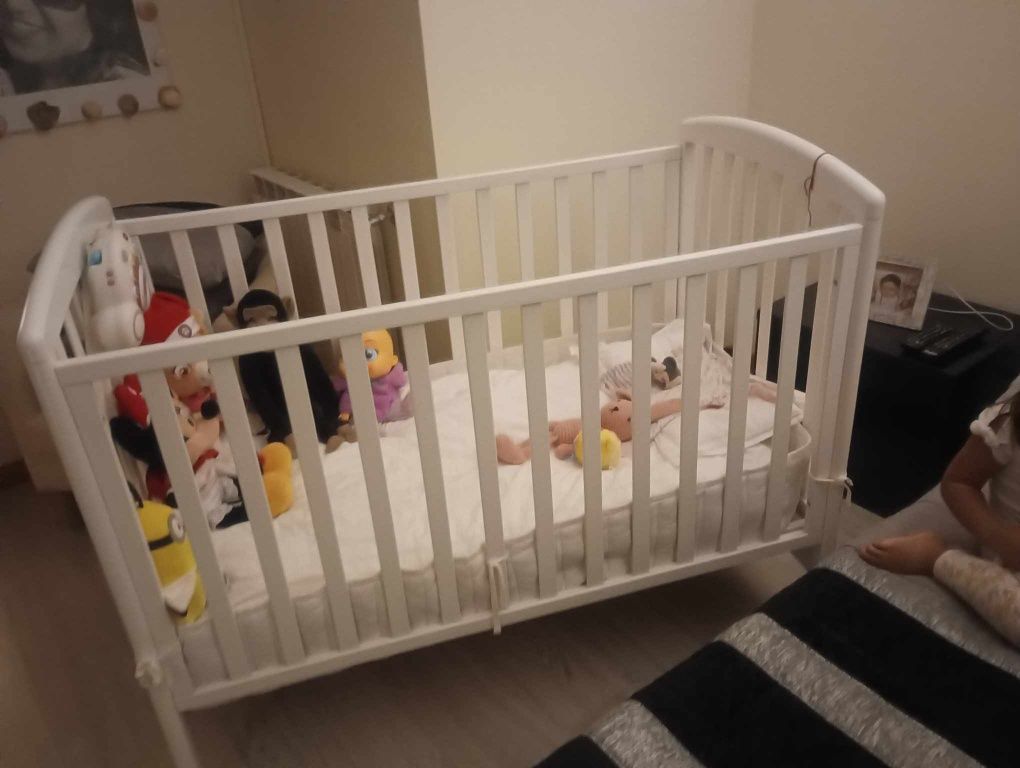 Vendo cama de grades branca Prenatal