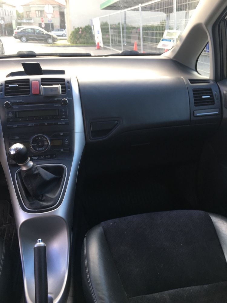 Toyota Auris impecável