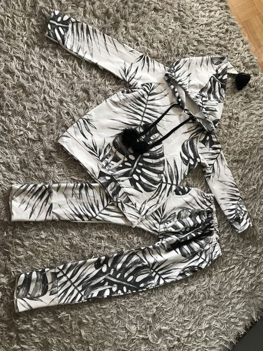 Dres  szyty na zamowienie 122/128cm