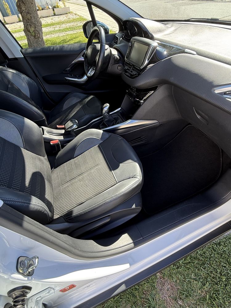 PEUGEOT 2008 - Versão ALLURE