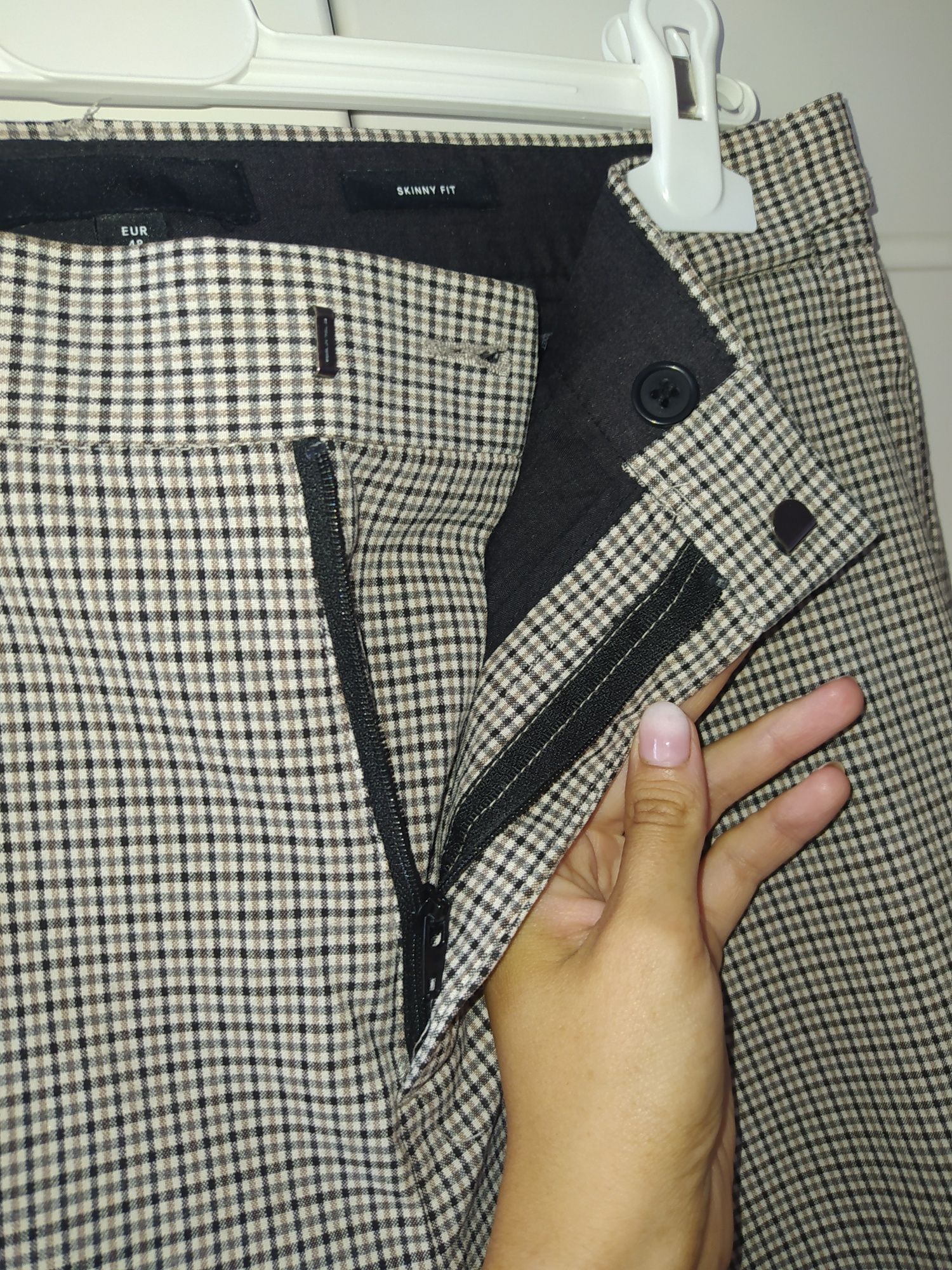 Męskie,eleganckie spodnie w kratę  H&M  r48 beżowe