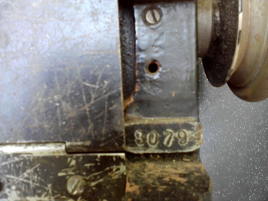 Продаю швейную машинку ЭМЗ Москва