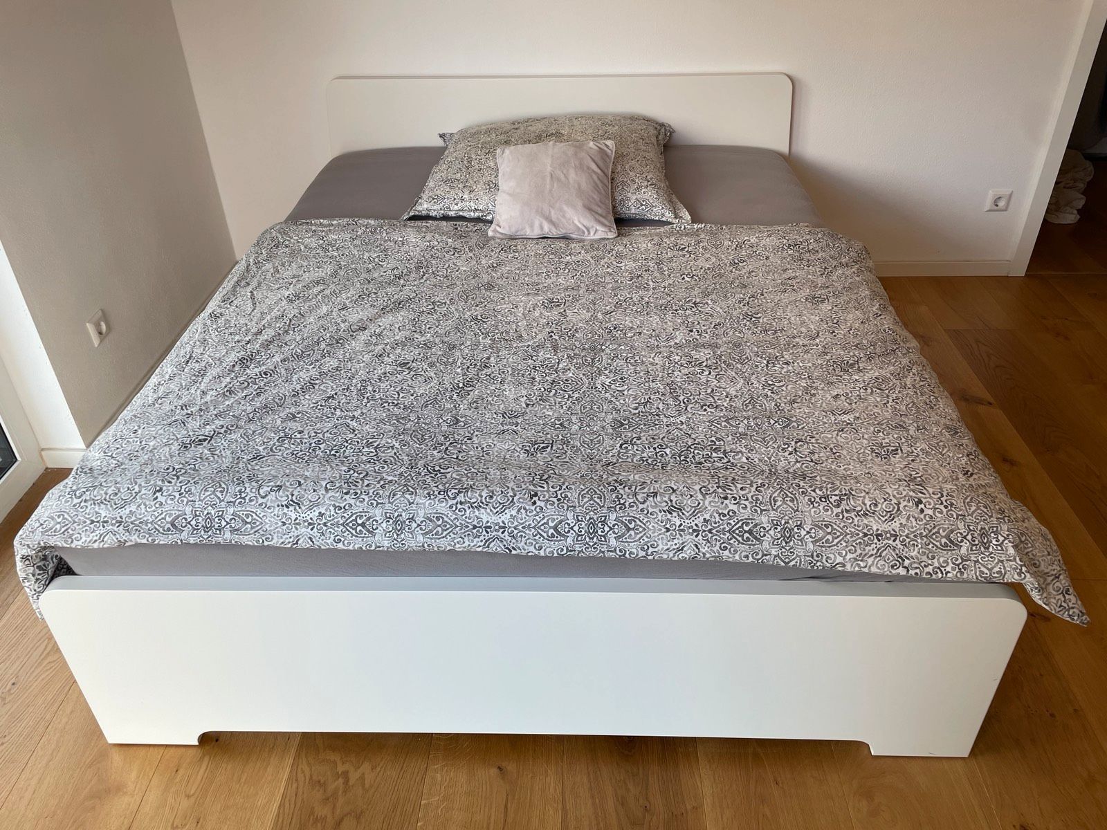 Łóżko z Ikea Askvoll 140x200, stelaż, materac GRATIS, dowóz