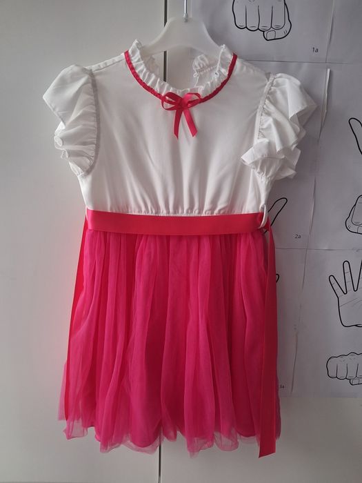 Sukienka biało różowa rozmiar 116/122