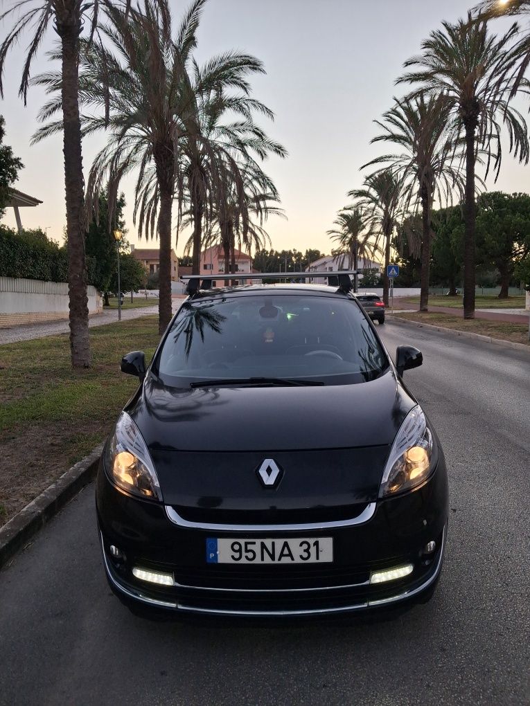 RENAULT GRAND Scénic 1.6 dci Bose Edition 7L