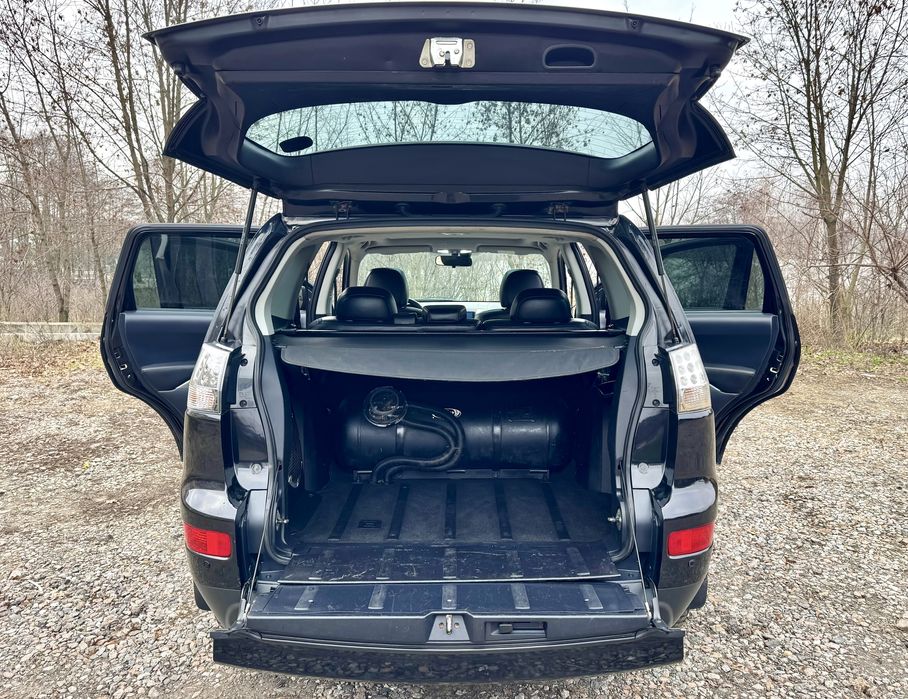 Продам Mitsubishi Outlander XL