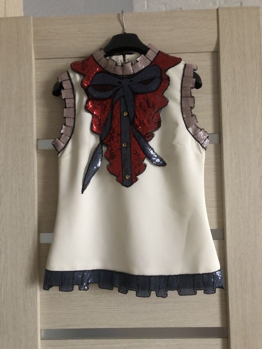 Нарядная блуза, новая.