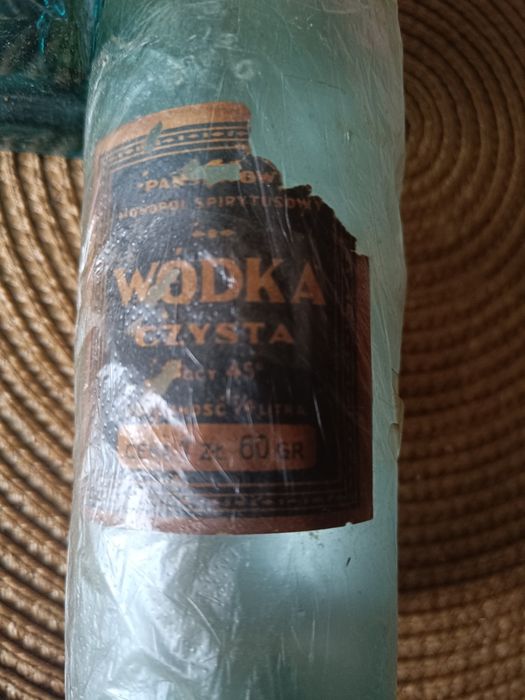 Stare butelki w dobrym stanie