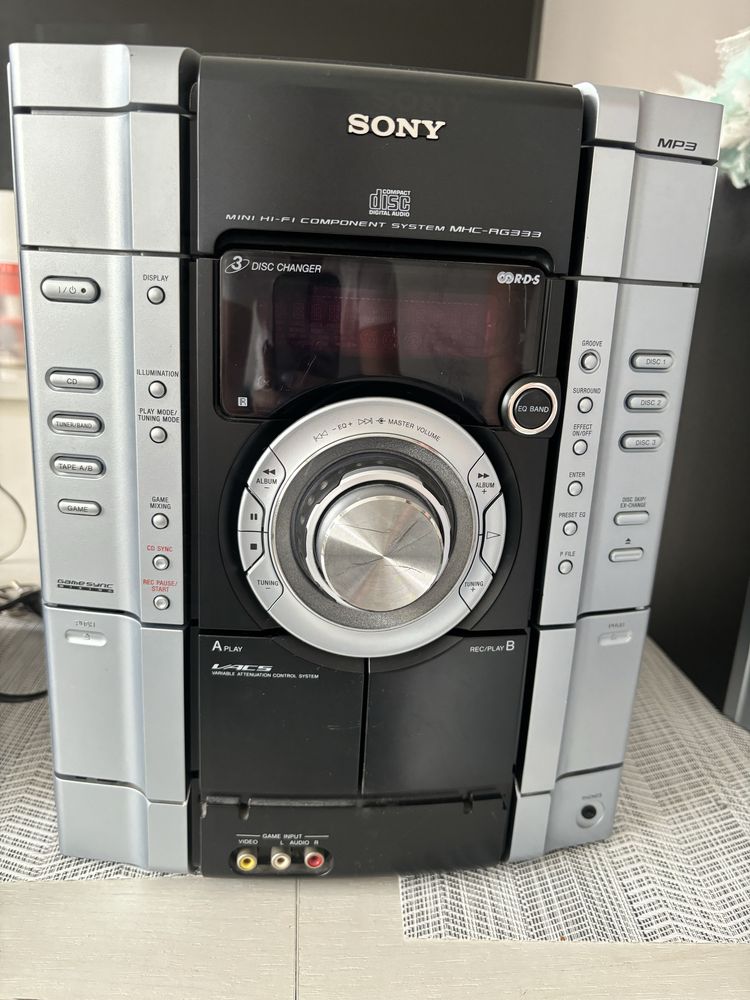 Wieża sony z glosnikami