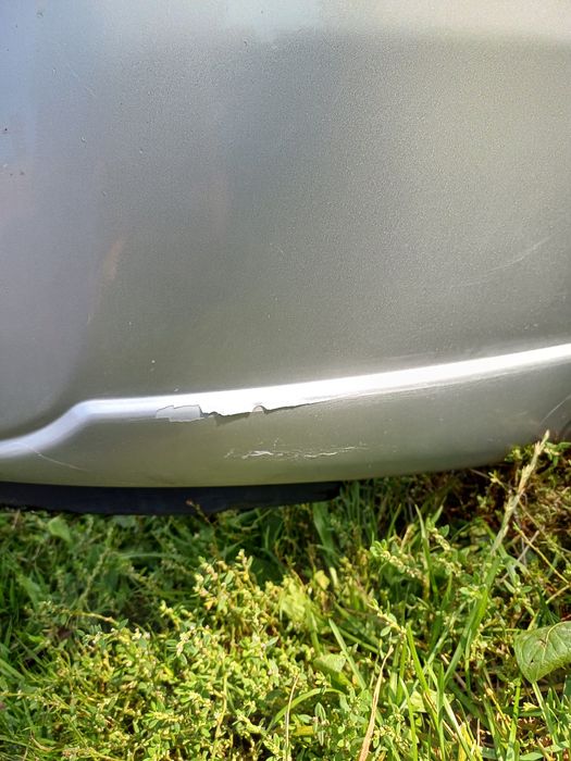 Mazda 5 05-08r передній бампер бампера