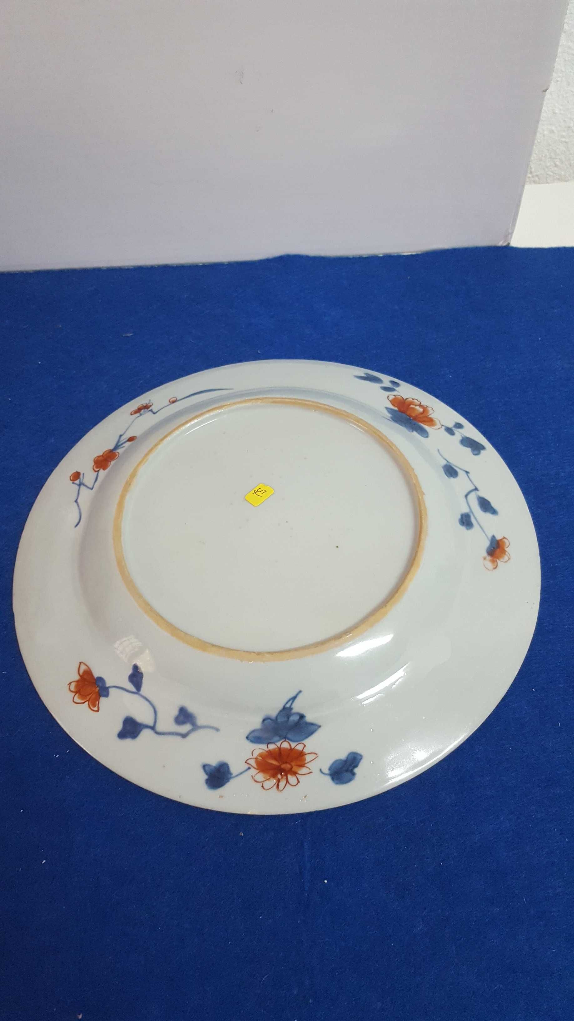 Antigo e raro prato em porcelana chinesa Imari Reinado Kangxi