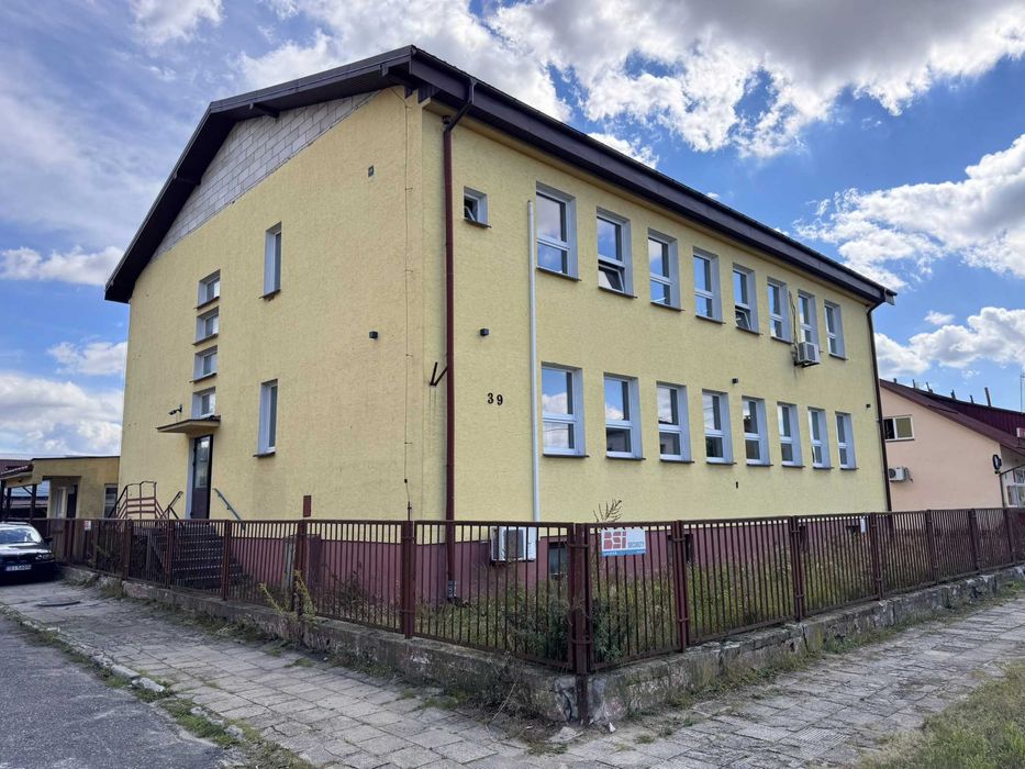Nieruchomość w centrum. Idealna pod gabinety/biura lub produkcje