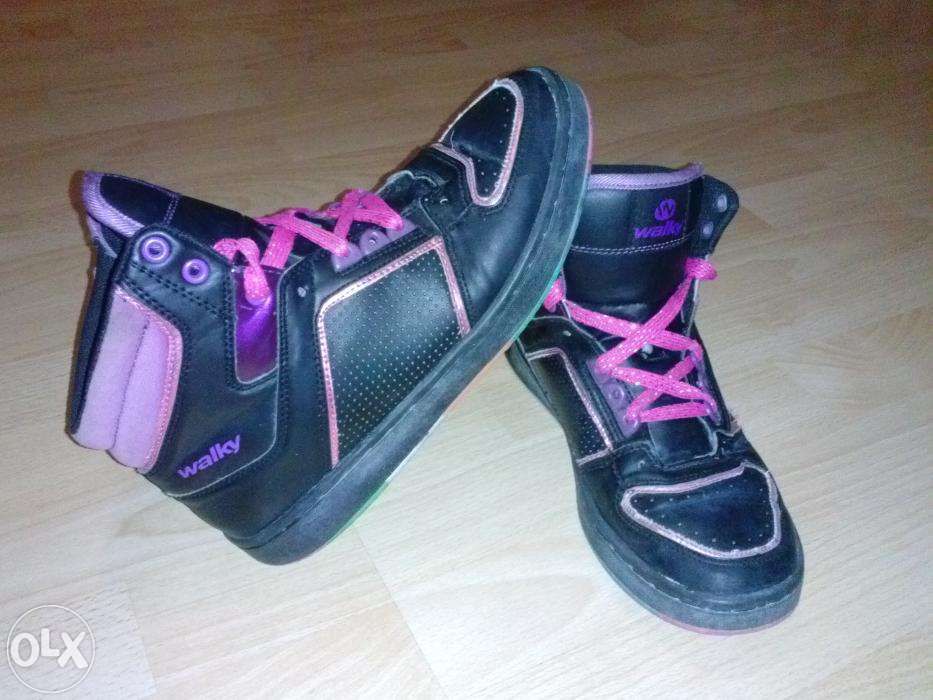 Buty sportowe WALKY rozm. 39