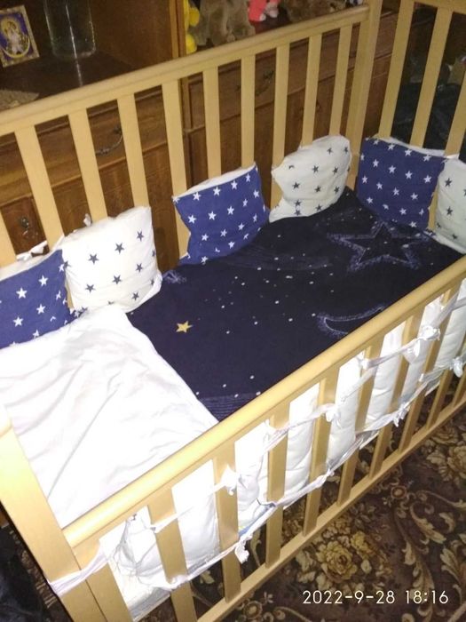 Дитяча ліжко - гойдалка