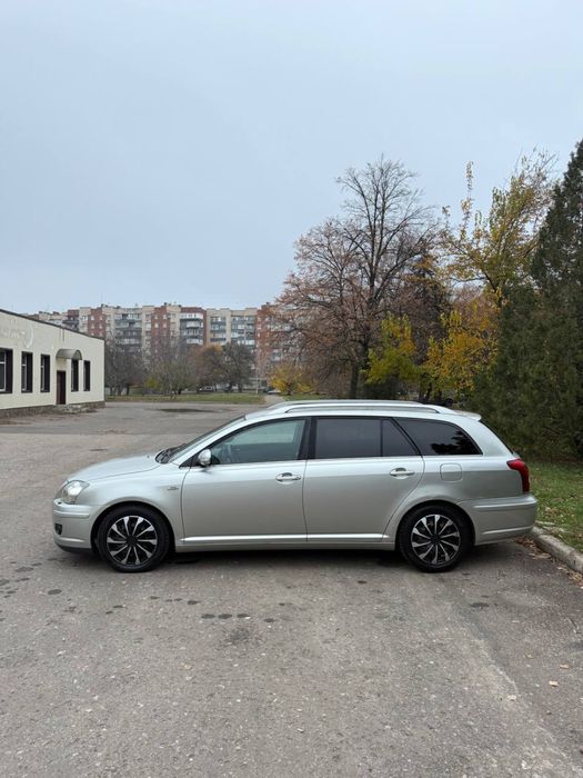 Toyota Avensis 2008р restayling 2,2d механіка 6ступка ідеальний стан