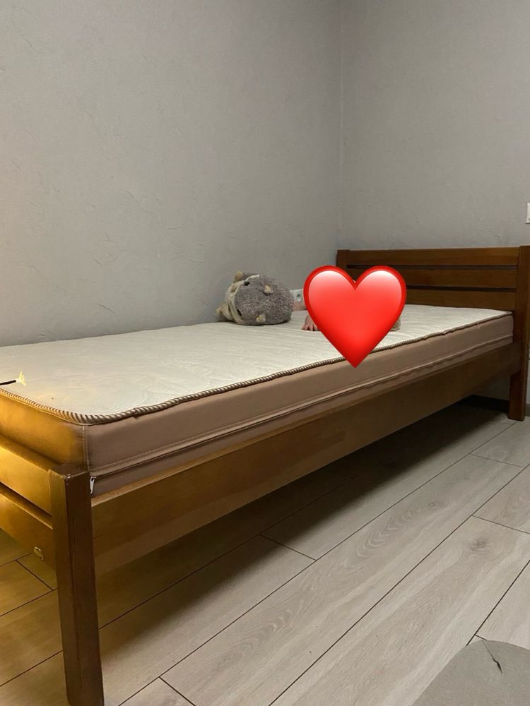 Продам деревʼяне ліжко БЕЗ МАТРАСУ