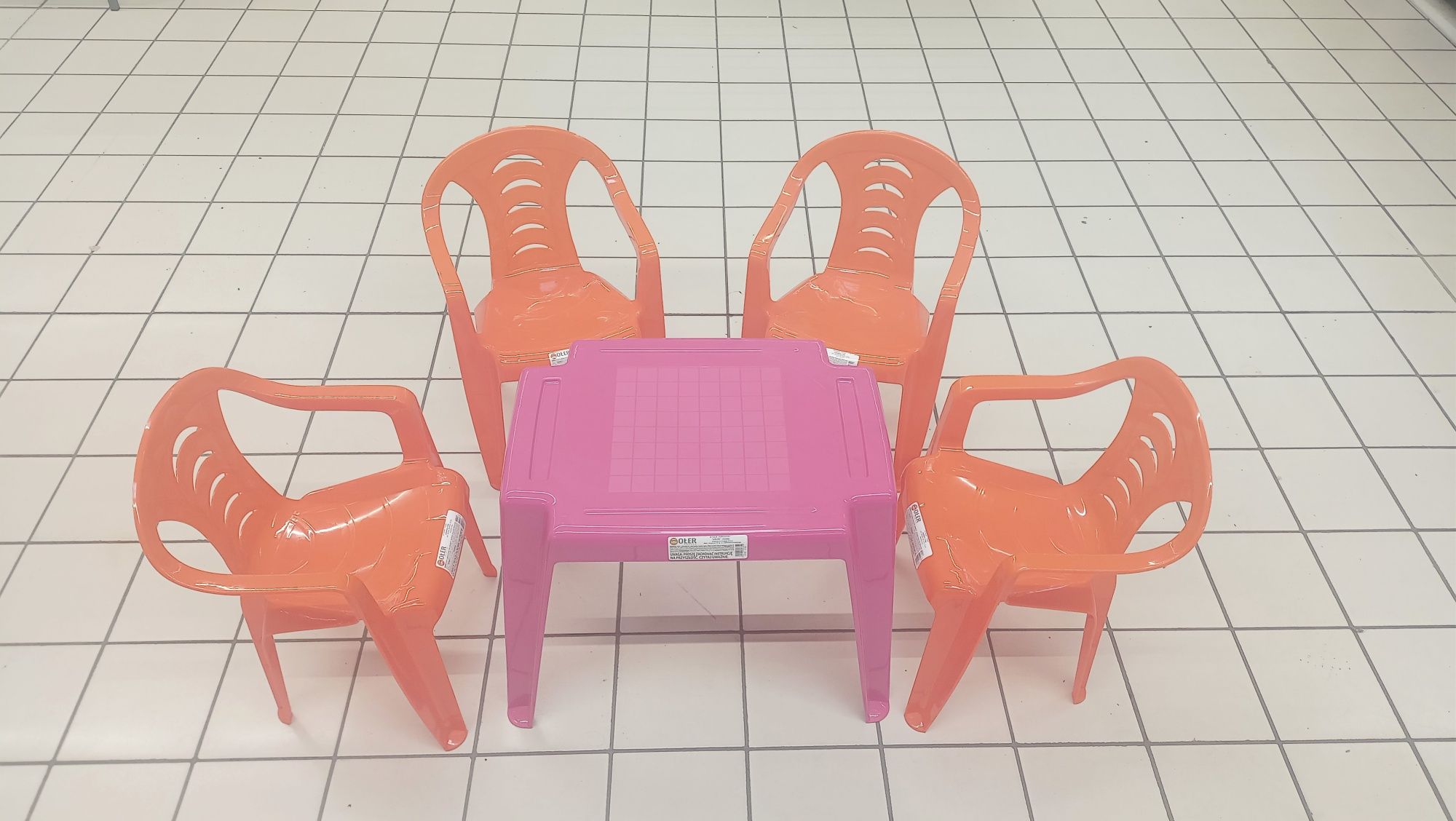 Nowy Stolik i 4 krzesła różne kolory do wyboru