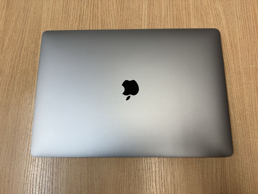 Laptop MacBook Pro 15 i7-8850H/16GB/512GB A1990 Space Gray 2018 FV