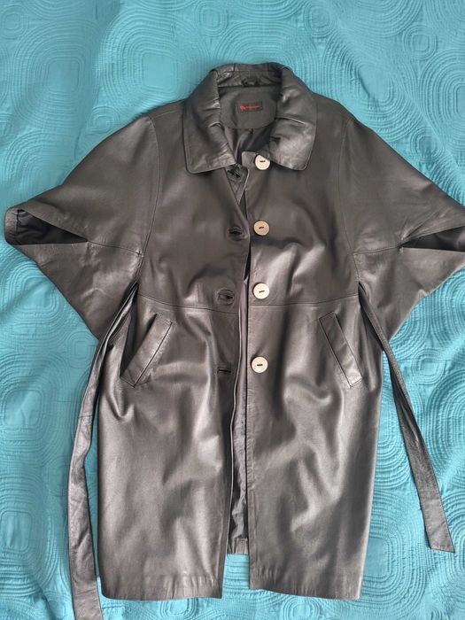 Плащ з натуральної шкіри (жіночий, 40 розмір)