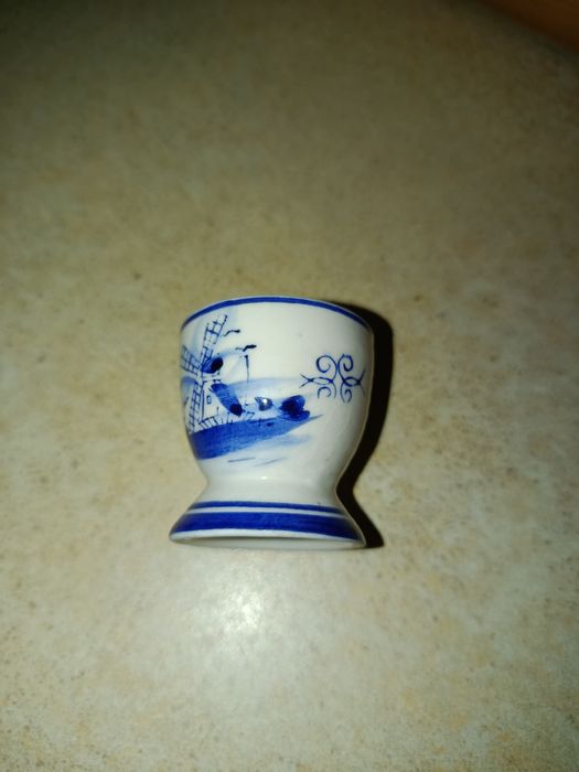 Śliczny stary kieliszek do jaj porcelana Delft