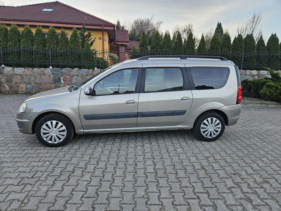 Logan 2012r  1.6 benzyna