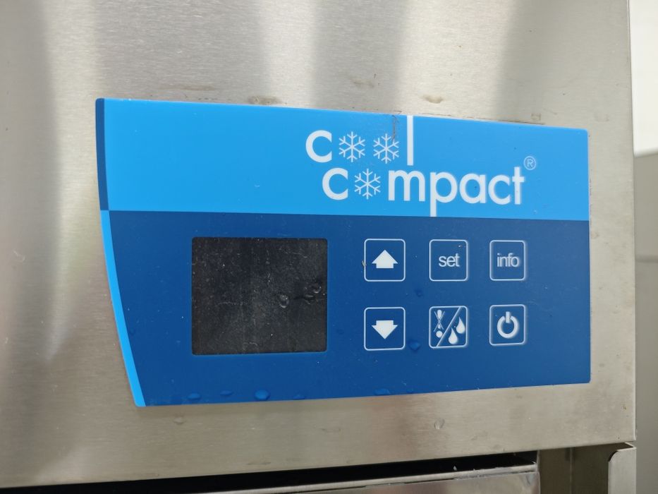 Морозильна шафа 620 л CoolCompact