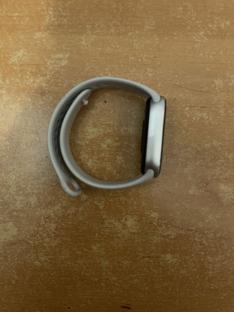 Продам часы mi bend 9