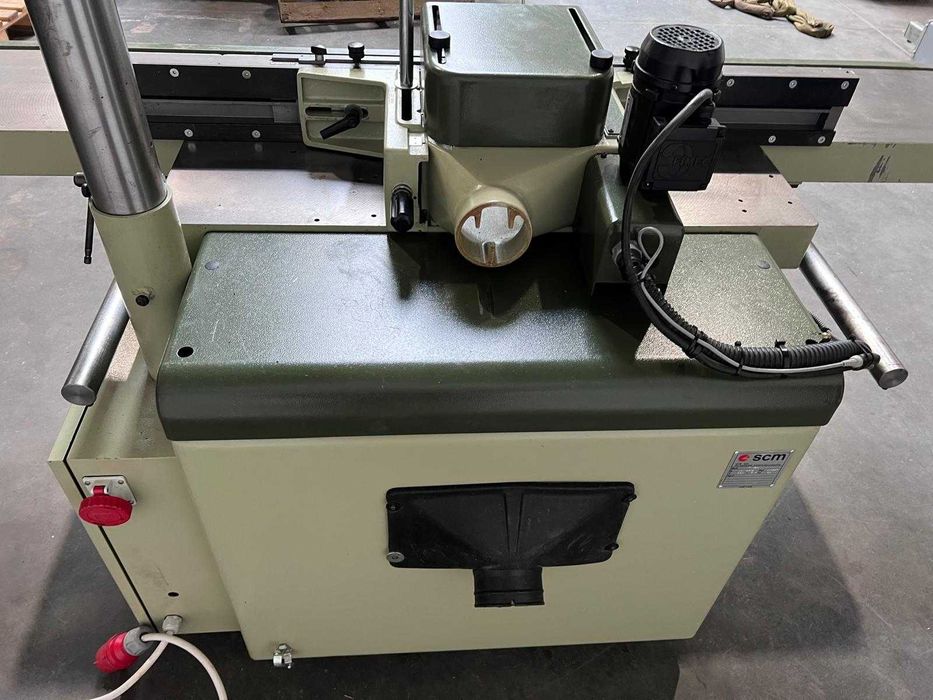 Frezarka dolnowrzecionowa SCM T150