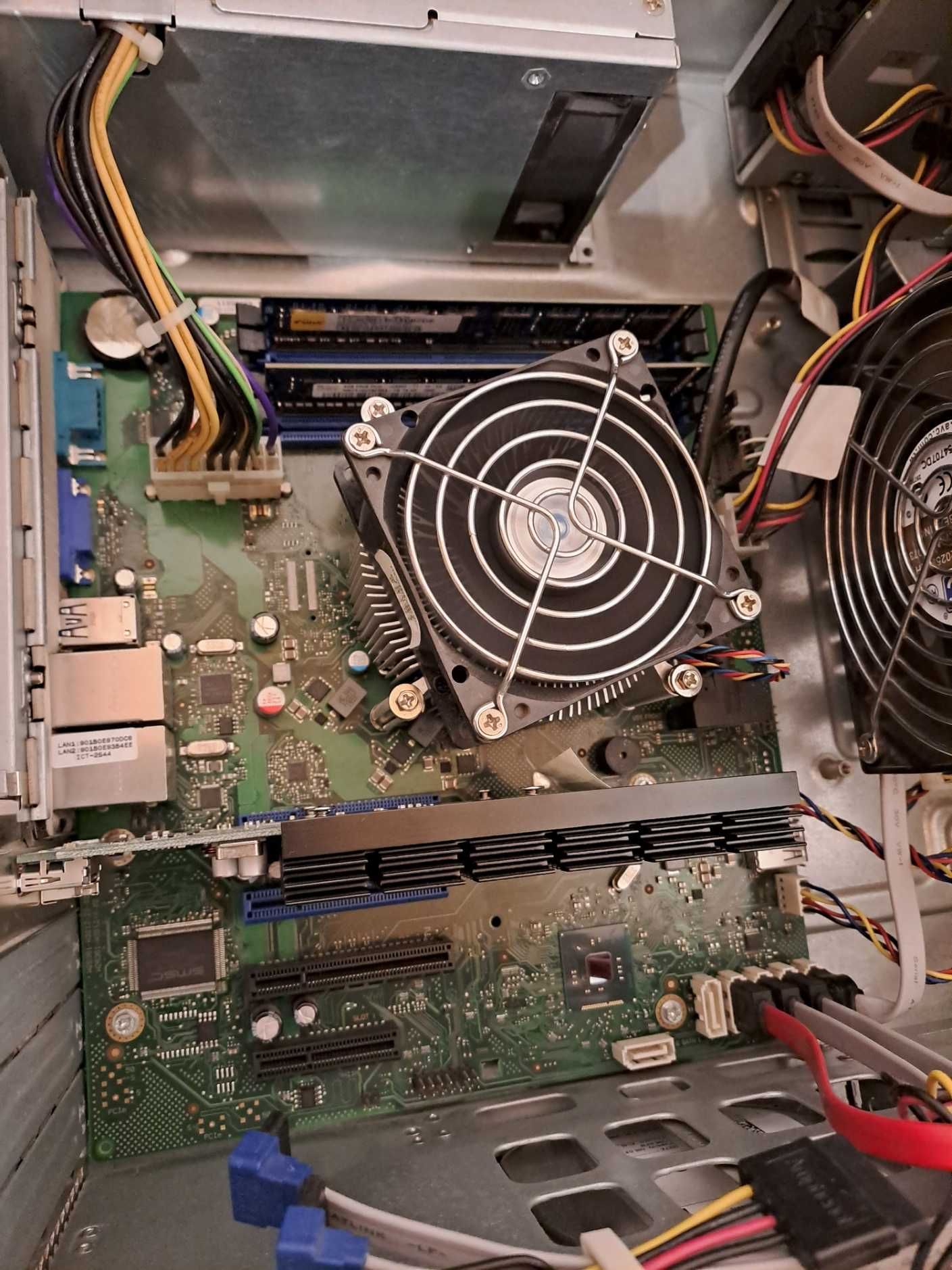 PC Workstation/Office Fujitsu Primergy TX1310 M1 c/ 16GB Ram / Xeon