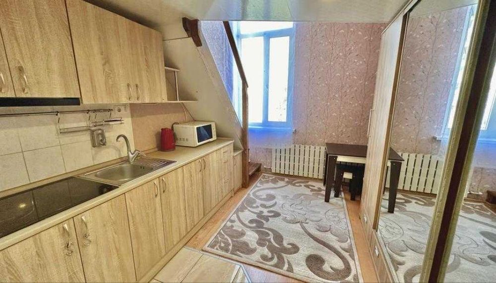 Продається 2 кімнатна готелька в районі Одеської.