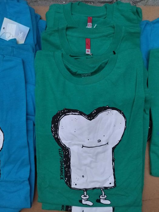 T-shirts Cleptomanicx novas de vários tamanhos (XS, S, M, L)