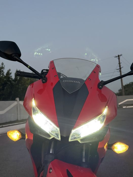 Продам Honda cbr 400r