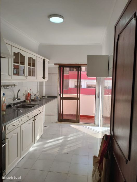 T2 com varanda e arrecadação