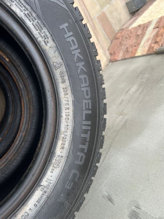 Резина шини Nokian зима 195/70 r15 c