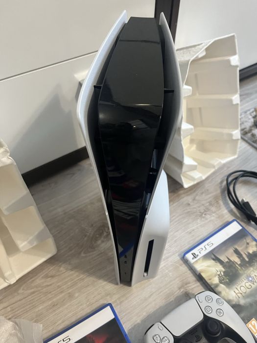 Playstation 5 Slim 1 TB 1 Pad 5 Gry wersja z napędem jak nowa