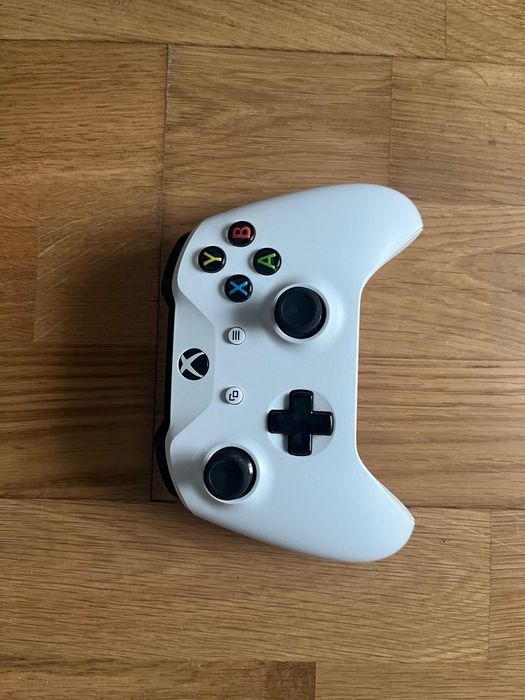 Sprzedam konsolę X box One S