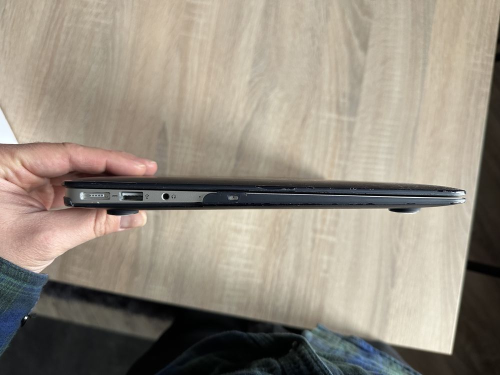 Apple Macbook Air - 13,3”/Intel 1.8GHz/8GB/128GB