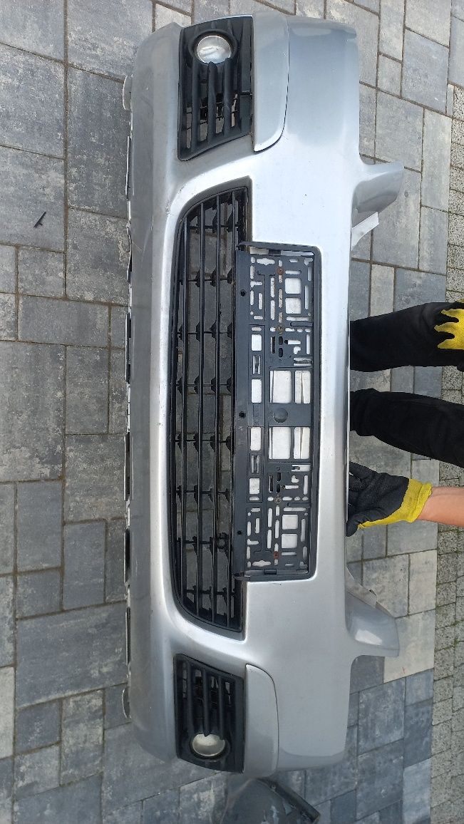 Opel Zafira b 05-08 zderzak przód przedni srebrny z157
