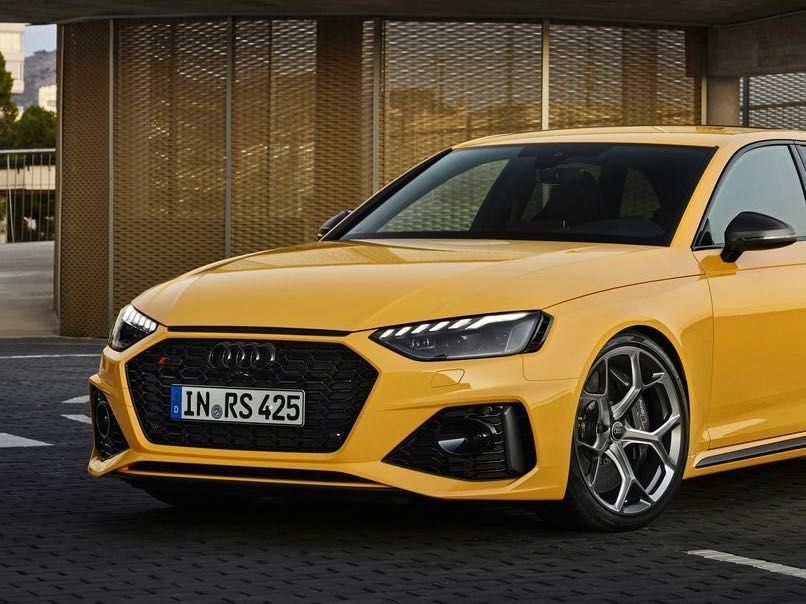 Передній бампер - RS - AUDI A4 (B9)