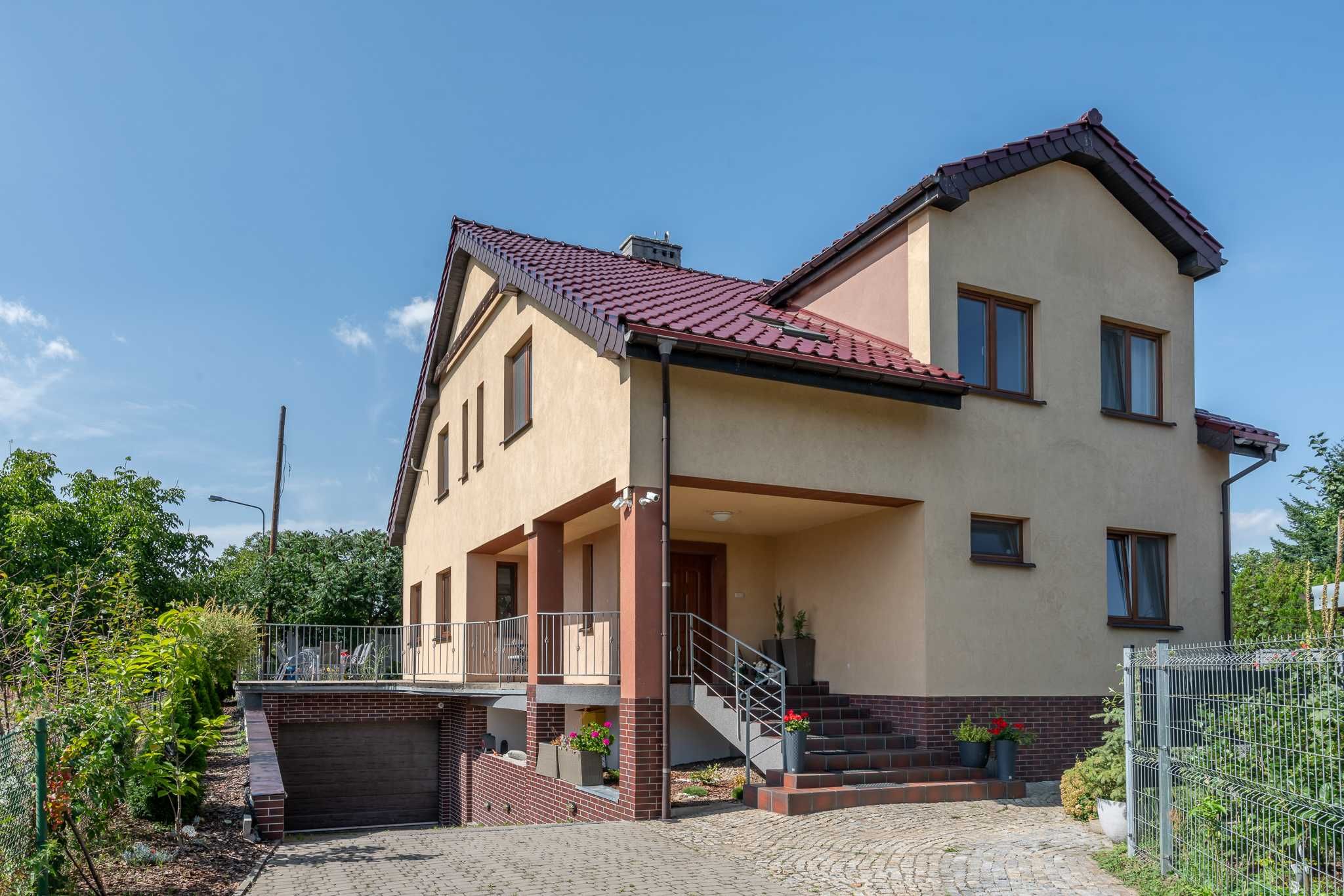 Dom z noclegiem na 18 osób Wrocław -fabryczna