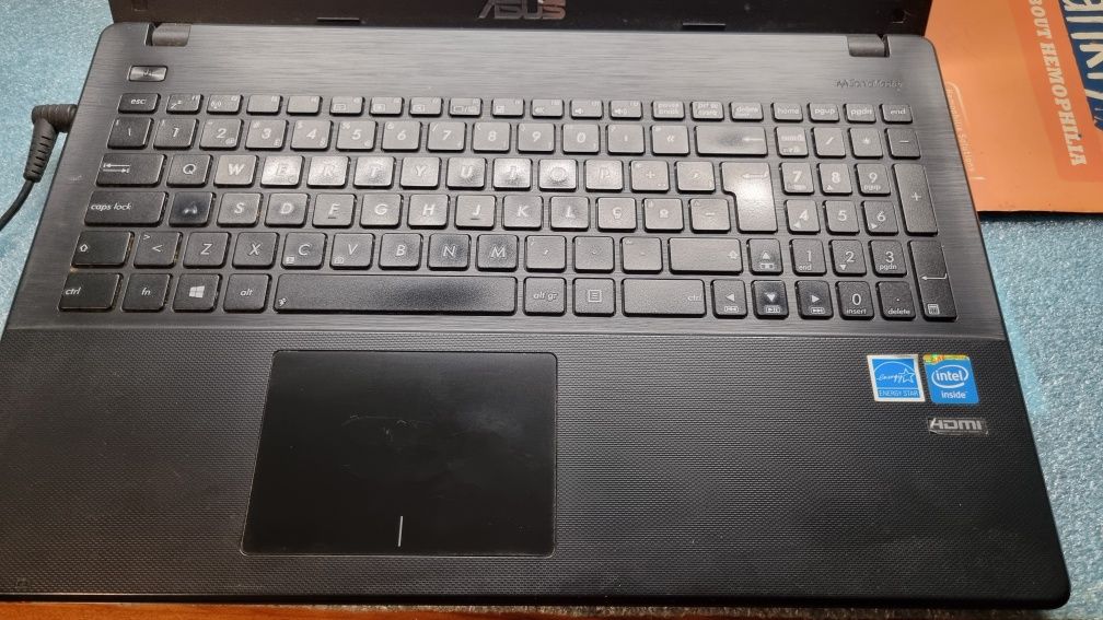 Asus x551c .celerom 1007U .SSD 120gb. 4gb ram DDR3.
