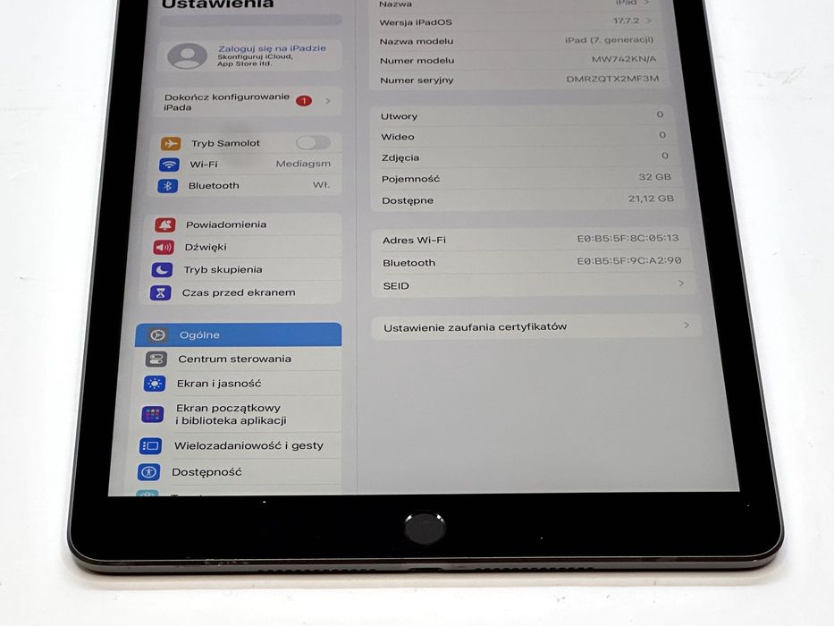 zadbany iPad 7 gen . 32gb space gray 10,2''