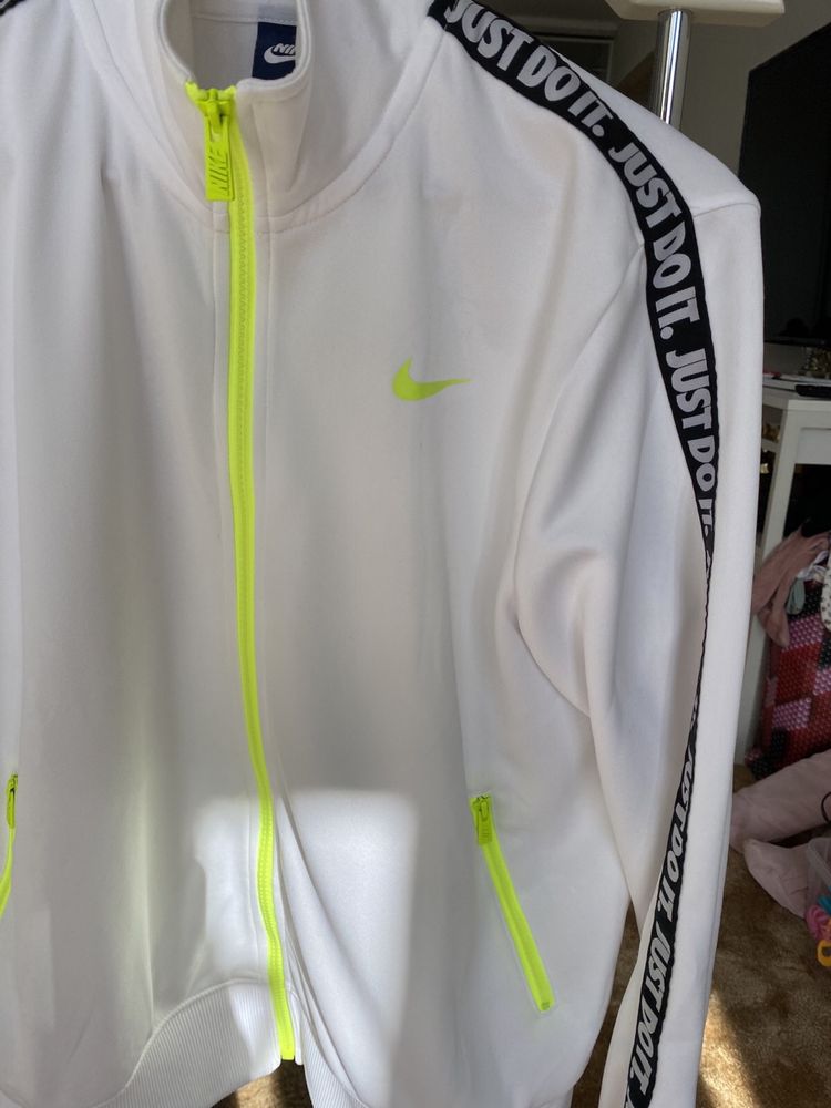 Жіноча спортивна кофта Nike цена 500 грн
