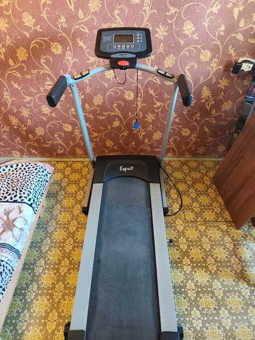 Бігова доріжка Esprit CT50, майже без вжитку