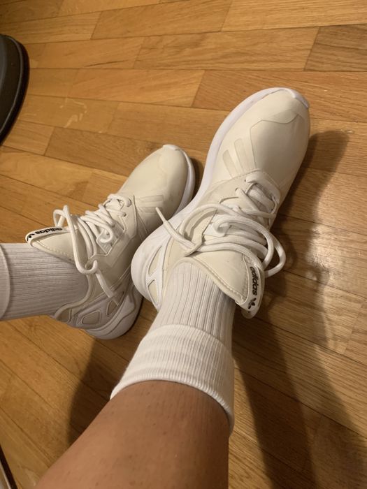 Sapatilhas adidas em bom estado