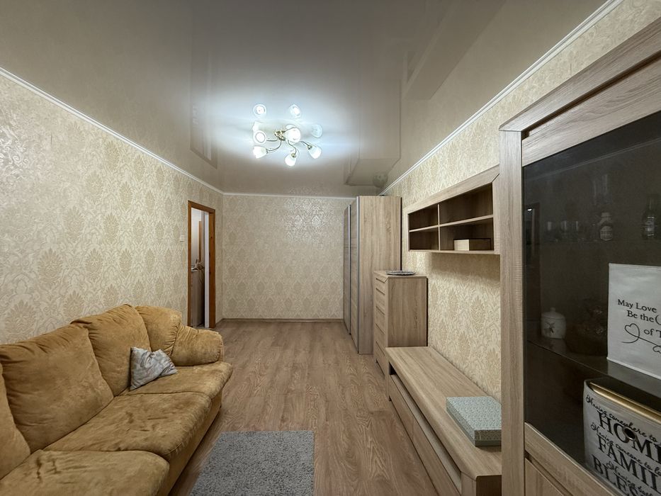 Двухкомнатная квартира с ремонтом на ул.Космонавтов,ост.Космос.