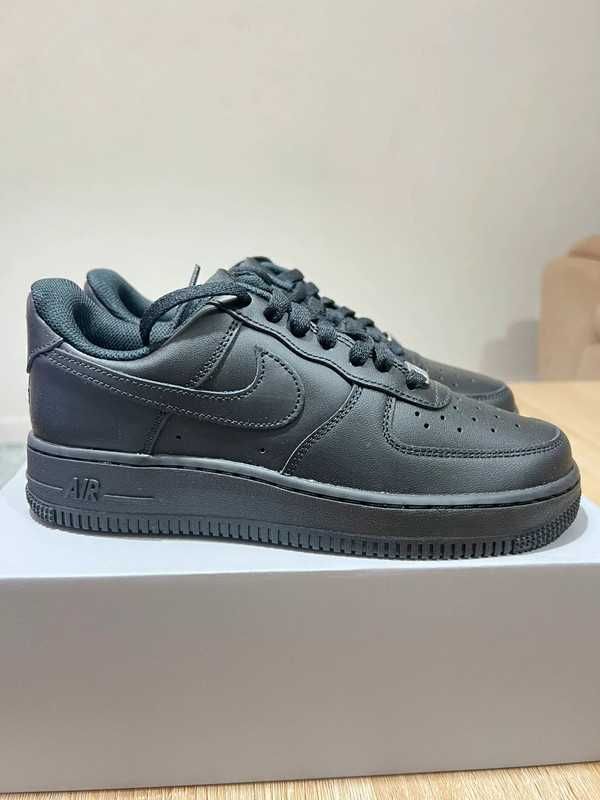 Czarny|Sportowe-Damskie Nike AirForce 1 UnisexTrampki 41