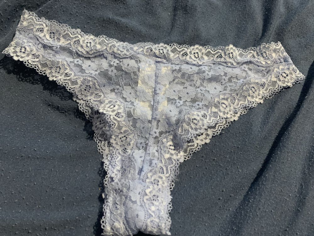 Koronkowe stringi