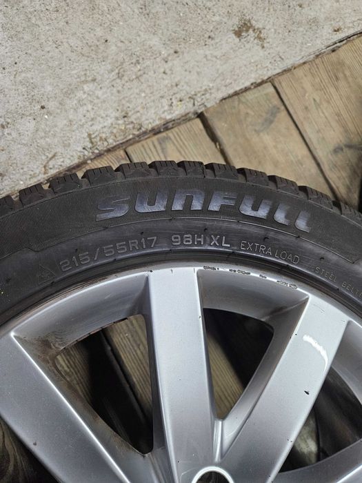 Felgi aluminiowe vw original  opony zimowe Sunfull