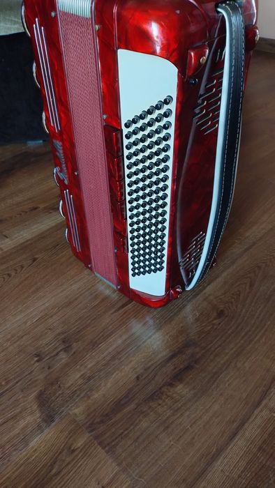 Akordeon Scandalli 120 bas.